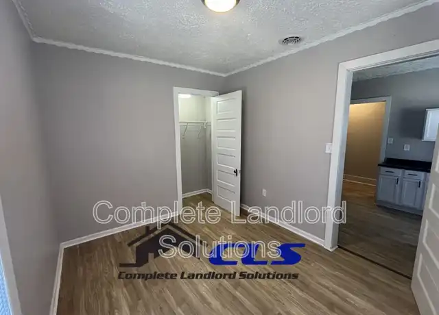 Property at 700 S 8th St Unit 3, Terre Haute, IN, 47807, 1 bed, 1 bath, [object Object]