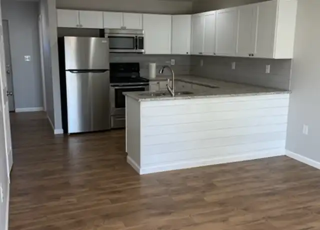 Property at 36 Log Gdns, Nitro, WV, 25143, 2 beds, 1.5 baths, [object Object]