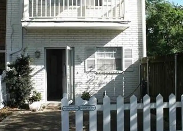Property at 701 Canal St, Metairie, LA, 70005, 2 beds, 1.5 baths, [object Object]