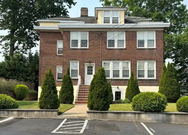 Property at 536 Lake Ave Unit 3, Lyndhurst, NJ, 07071, 2 beds, 1 bath, [object Object]