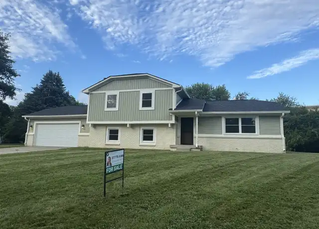 Property at 439 Pleasantview Dr, Greenwood, IN, 46142, 4 beds, 2 baths, [object Object]