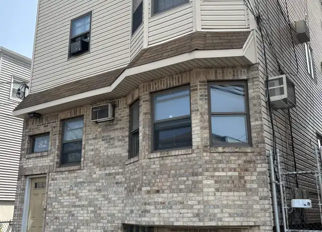 Property at 82 Prospect Ave Unit 3, Bayonne, NJ, 07002, 3 beds, 1 bath, [object Object]