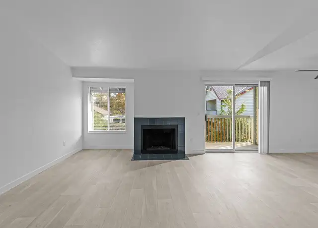 Photo of 4800 168th St SW, Lynnwood, WA 98037
