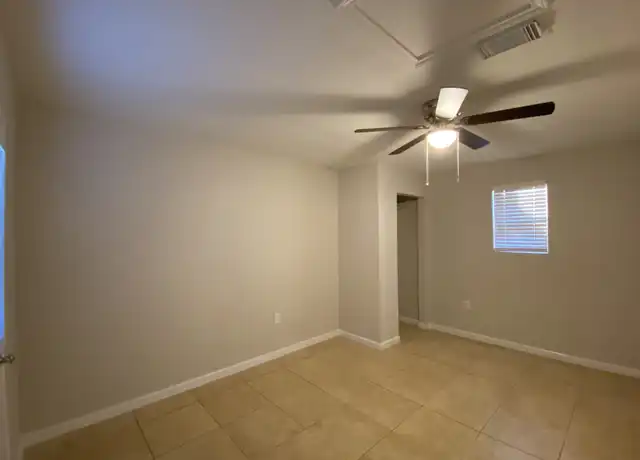 Property at 203 Greenlawn Ave, Pleasanton, TX, 78064, 2 beds, 1 bath, [object Object]