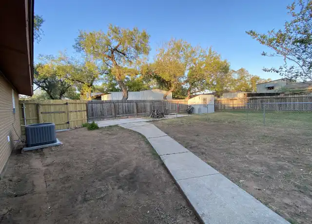 Property at 203 Greenlawn Ave, Pleasanton, TX, 78064, 2 beds, 1 bath, [object Object]