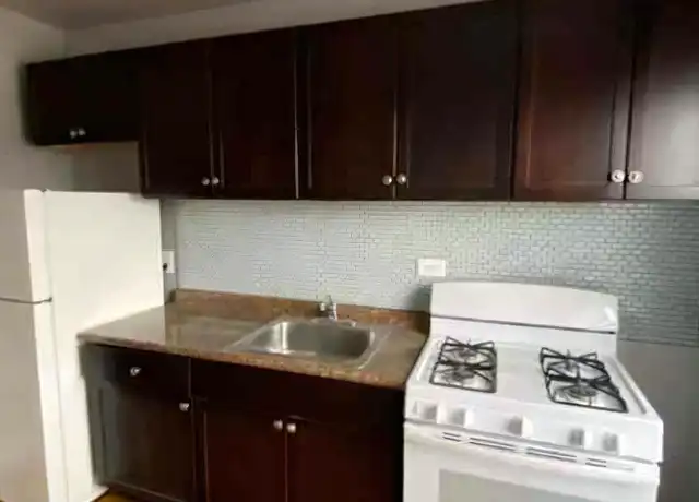 Property at 4033 W Melrose St, Chicago, IL, 60641, 0 beds, 1 bath, [object Object]