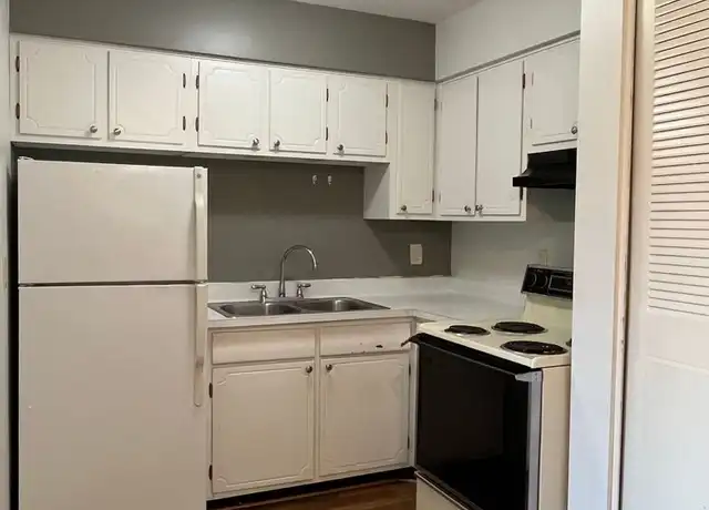 Property at 8300 W 31st St Unit 206, St Louis Park, MN, 55426, 1 bed, 1 bath, [object Object]