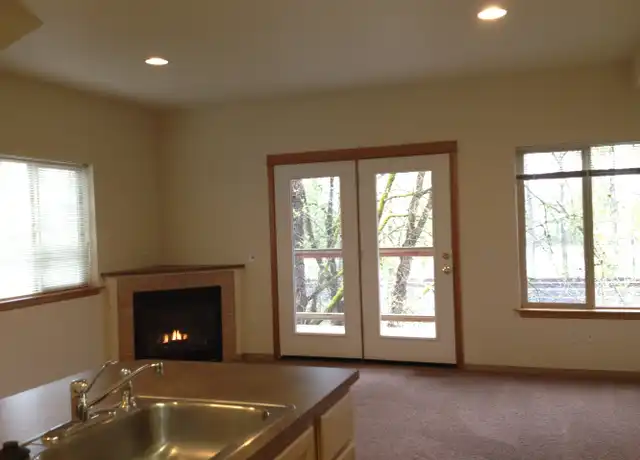 Property at 1933 Garden Ave Unit 02, Eugene, OR, 97403, 1 bed, 1 bath, [object Object]