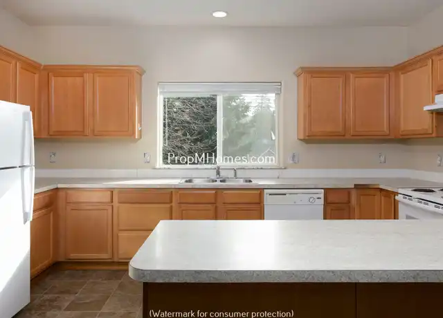 Property at 8431 SE Brooklyn St, Portland, OR, 97266, 3 beds, 2.5 baths, [object Object]
