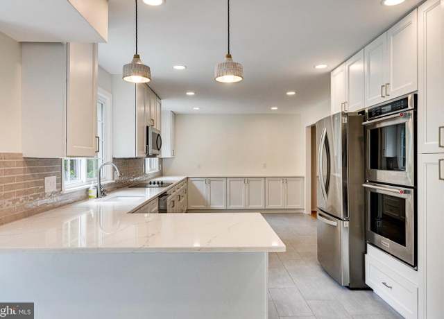 Photo of 12127 Holly Knoll Cir, Great Falls, VA 22066