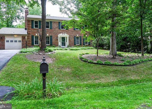 Photo of 12127 Holly Knoll Cir, Great Falls, VA 22066