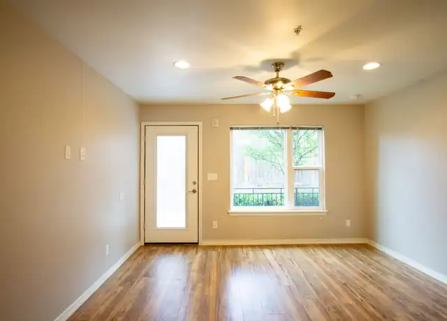 Property at 5607 E Burnside St, Portland, OR, 97215, 1 bed, 1 bath, [object Object]