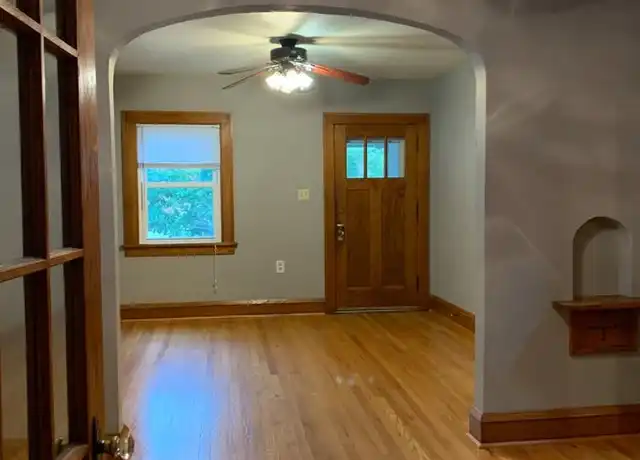 Property at 336 21st St NE, Cedar Rapids, IA, 52402, 3 beds, 1 bath, [object Object]