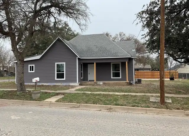 Property at 791 W Long St, Stephenville, TX, 76401, 3 beds, 2 baths, [object Object]