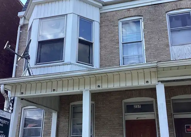 Property at 257 W Jackson St Unit 1 1, York, PA, 17401, 6 beds, 1.5 baths, [object Object]