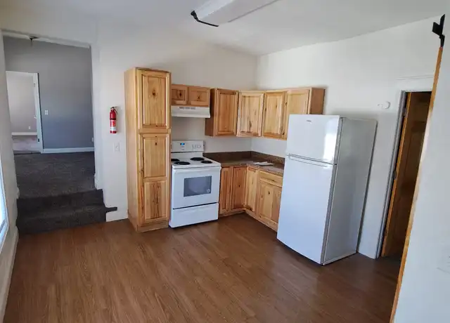 Property at 610 W Cedar St Unit 4, Kalamazoo, MI, 49007, 2 beds, 1 bath, [object Object]