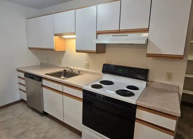 Property at 260 Murdock St Unit 215, Tomah, WI, 54660, 1 bed, 1 bath, [object Object]
