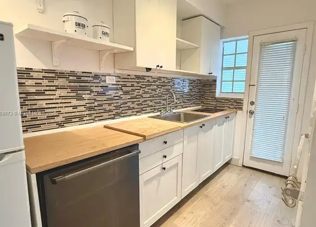 Property at 330 74th St #8, Miami Beach, FL, 33141, 1 bed, 1 bath, [object Object]