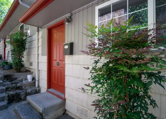Property at 5025 S Corbett Ave Unit 11, Portland, OR, 97239, 2 beds, 1 bath, [object Object]