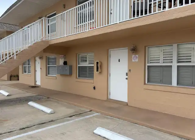 Property at 3724 S Atlantic Ave Unit 4, Daytona Beach, FL, 32118, 2 beds, 1 bath, [object Object]