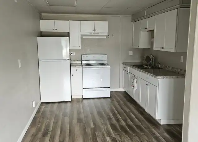 Property at 1651 E Mason St #2, Green Bay, WI, 54302, 2 beds, 1 bath, [object Object]