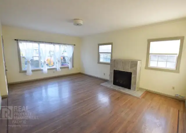 Property at 1435 Parker St Unit A, Berkeley, CA, 94702, 4 beds, 2 baths, [object Object]