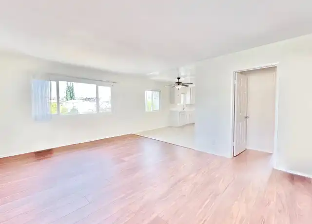 Property at 10860 Blix St Unit 4, North Hollywood, CA, 91602, 2 beds, 1 bath, [object Object]