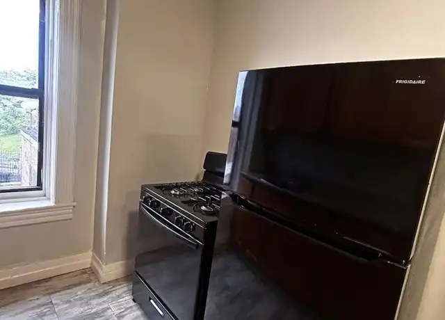 Property at 69 N Broadway, Yonkers, NY, 10701, 4 beds, 1 bath, [object Object]