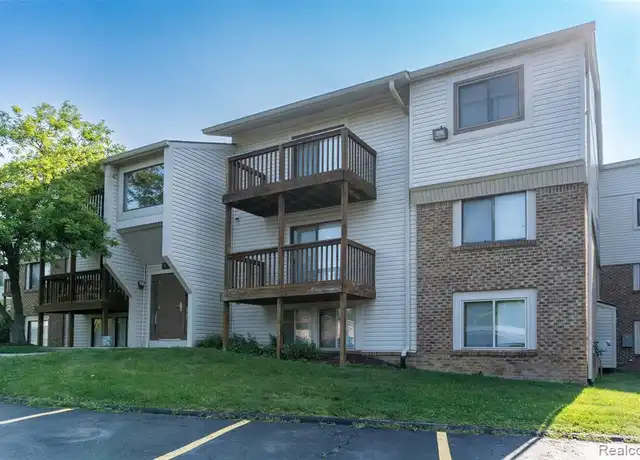 Property at 30074 W 12 Mile Rd #110, Farmington Hills, MI, 48334, 1 bed, 1 bath, [object Object]