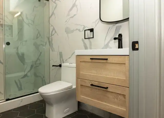 Property at 327 N 16th St Unit 001, Philadelphia, PA, 19102, 1 bed, 1 bath, [object Object]