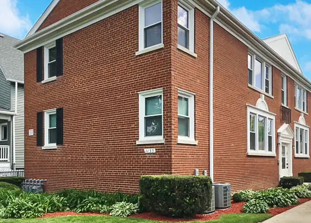 Property at 1135 Augusta St Unit 1, Oak Park, IL, 60302, 2 beds, 1 bath, [object Object]