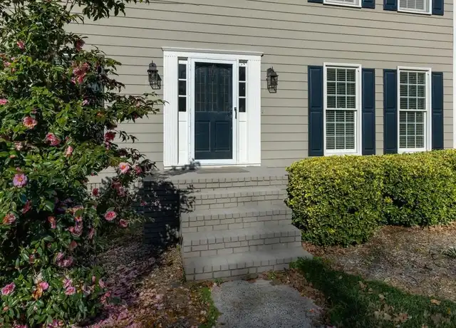 Property at 4843 McPherson Dr NE, Roswell, GA, 30075, 5 beds, 2.5 baths, [object Object]