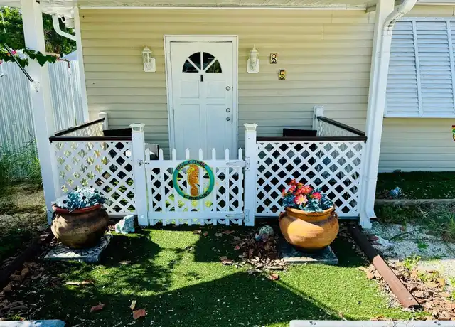 Property at 85 1st Ct, Key Largo, FL, 33037, 3 beds, 2 baths, [object Object]