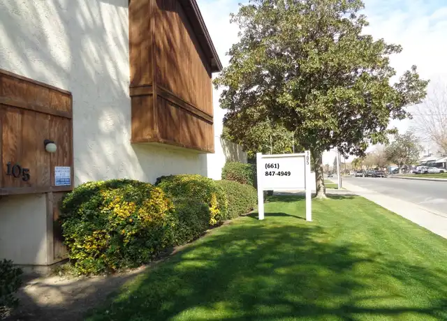 Property at 105 Real Rd Unit M, Bakersfield, CA, 93309, 2 beds, 1.5 baths, [object Object]