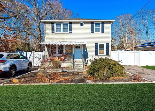 Property at 67 Saint George Dr, Shirley, NY, 11967, 2 beds, 1 bath, [object Object]