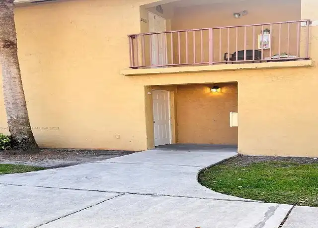 Property at 7820 NW 7th St #101, Pembroke Pines, FL, 33024, 3 beds, 2 baths, [object Object]