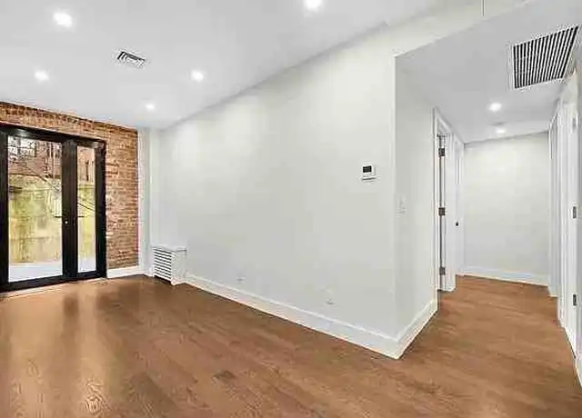 Property at 226 E 70th St Unit 1B, New York, NY, 10021, 3 beds, 2 baths, [object Object]
