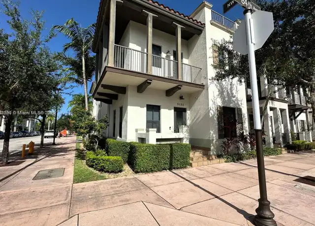 Property at 5152 NW 84th Ave, Doral, FL, 33166, 5 beds, 4 baths, [object Object]