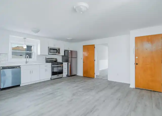 Property at 33 E 42nd St Unit 4, Bayonne, NJ, 07002, 2 beds, 1 bath, [object Object]