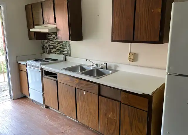 Property at 404 E Brookwood Dr Unit 4, Valdosta, GA, 31602, 1 bed, 1 bath, [object Object]