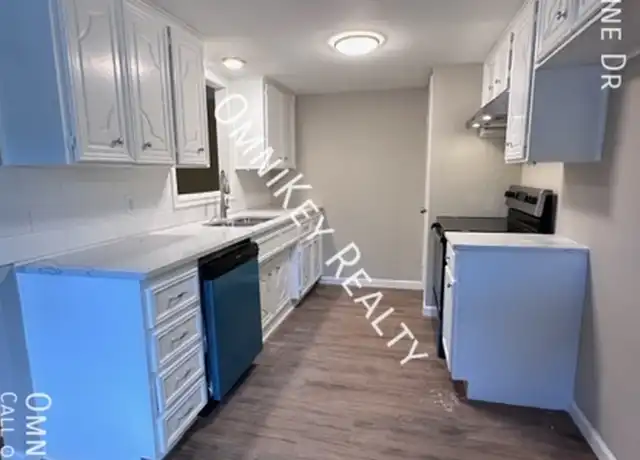 Property at 921 S Valentine Dr, Sherman, TX, 75090, 3 beds, 2 baths, [object Object]