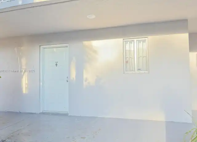 Property at 2730 W 76th St #104, Hialeah, FL, 33016, 2 beds, 1 bath, [object Object]