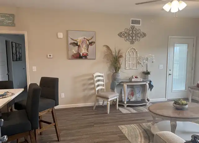 Property at Sinclair Ridge Apartments - 445 Warfield Blvd, Clarksville, TN, 37043, 2 beds, 2 baths, [object Object]