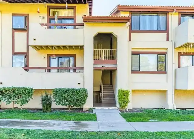 Property at 18085 Sundowner Way, Santa Clarita, CA, 91387, 2 beds, 2 baths, [object Object]