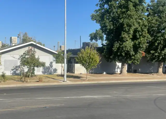 Property at 3 E San Joaquin St Unit 3, Fresno, CA, 93706, 2 beds, 1 bath, [object Object]