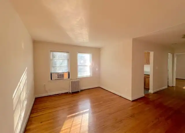 Property at 5721 11th St N Unit 3, Arlington, VA, 22205, 1 bed, 1 bath, [object Object]
