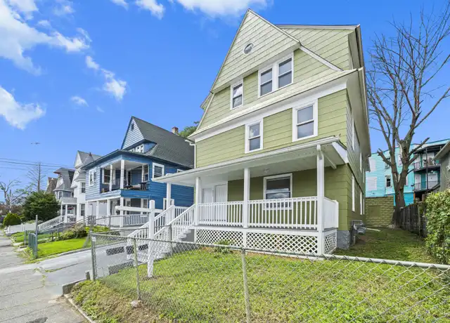Property at 220 Hillside Ave Unit 3, Waterbury, CT, 06710, 2 beds, 1 bath, [object Object]