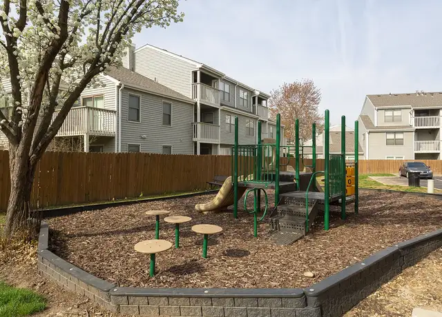 Photo of 8710 W 106th Ter, Overland Park, KS 66212