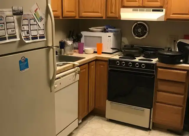 Property at 418 E Washington St Unit 18, Ann Arbor, MI, 48104, 1 bed, 1 bath, [object Object]