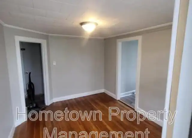 Property at 338 W 2nd St, Waynesboro, PA, 17268, 2 beds, 1 bath, [object Object]